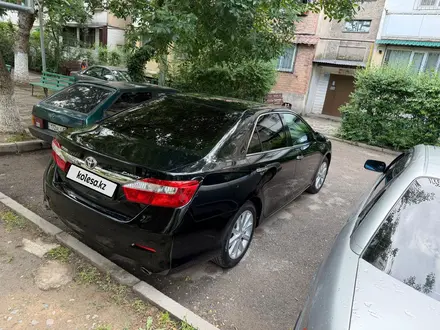 Toyota Camry 2014 года за 10 500 000 тг. в Шымкент – фото 2