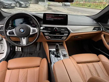 BMW 530 2020 года за 19 200 000 тг. в Алматы – фото 9