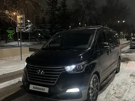 Hyundai Starex 2019 года за 17 000 000 тг. в Астана – фото 3