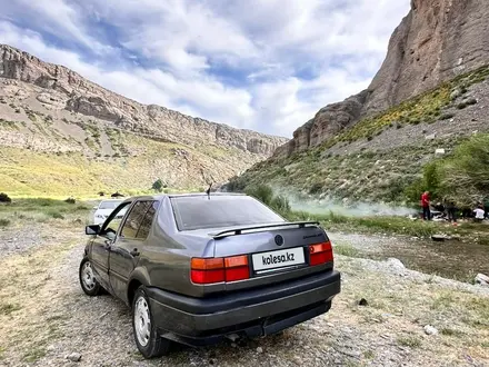 Volkswagen Vento 1992 года за 750 000 тг. в Шымкент