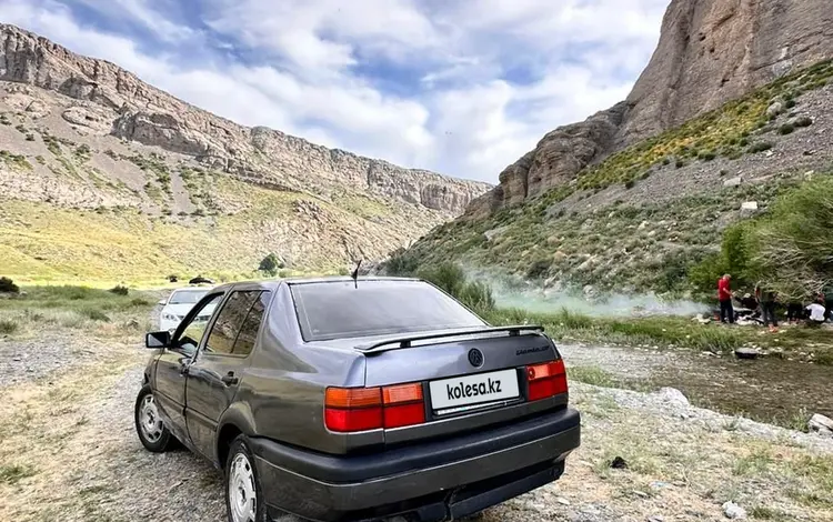 Volkswagen Vento 1992 года за 750 000 тг. в Шымкент