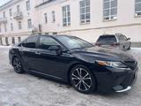 Toyota Camry 2019 года за 11 700 000 тг. в Костанай – фото 2