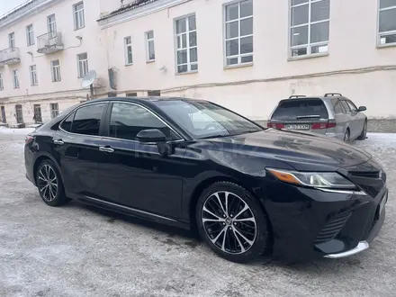 Toyota Camry 2019 года за 11 500 000 тг. в Костанай – фото 2