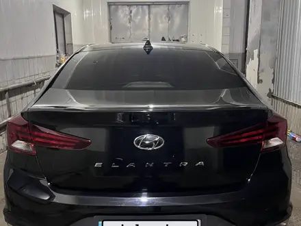 Hyundai Elantra 2019 года за 7 800 000 тг. в Атырау – фото 4