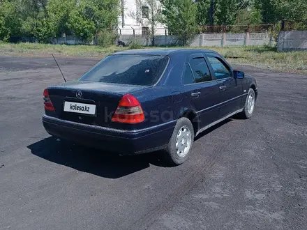 Mercedes-Benz C 220 1996 года за 1 850 000 тг. в Караганда – фото 3