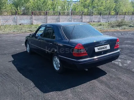 Mercedes-Benz C 220 1996 года за 1 850 000 тг. в Караганда – фото 4