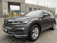 Volkswagen Touareg 2022 года за 26 900 000 тг. в Алматы