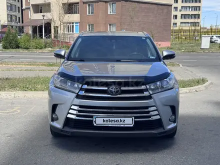 Toyota Highlander 2017 года за 16 500 000 тг. в Алматы