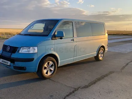 Volkswagen Transporter 2004 года за 8 500 000 тг. в Астана