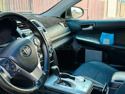 Toyota Camry 2014 года за 5 150 000 тг. в Атырау – фото 13