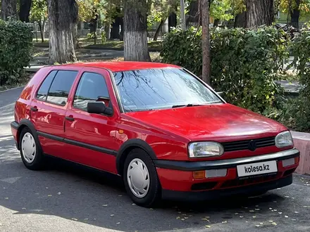 Volkswagen Golf 1994 года за 1 550 000 тг. в Алматы