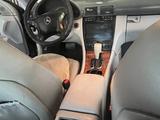 Mercedes-Benz C 200 2003 годаүшін2 000 000 тг. в Семей