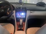 Mercedes-Benz C 200 2003 годаүшін2 000 000 тг. в Семей – фото 5