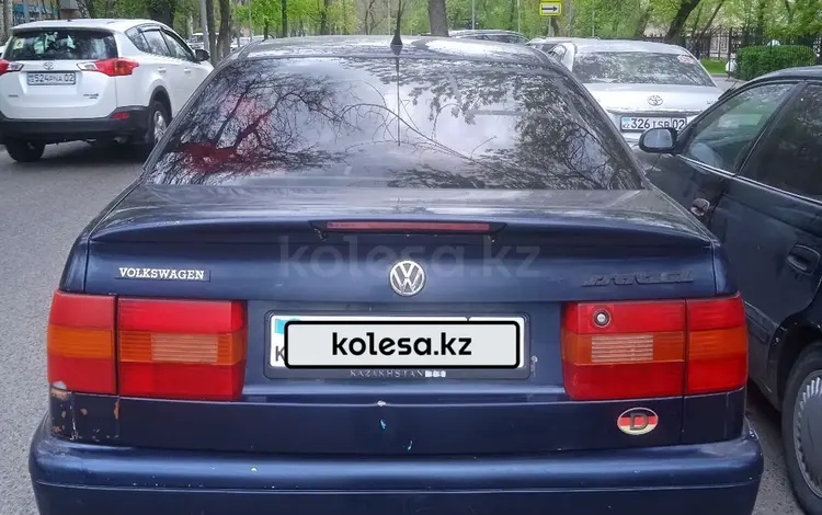 Volkswagen Passat 1994 годаүшін1 500 000 тг. в Алматы