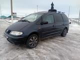 Volkswagen Sharan 1998 года за 2 500 000 тг. в Актобе