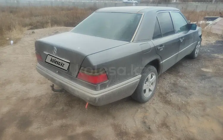 Mercedes-Benz E 200 1993 годаfor1 100 000 тг. в Караганда