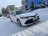 Toyota Camry 2018 годаүшін14 000 000 тг. в Актобе – фото 2