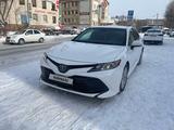 Toyota Camry 2018 года за 12 500 000 тг. в Актобе