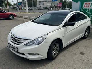 Hyundai Sonata, 2010