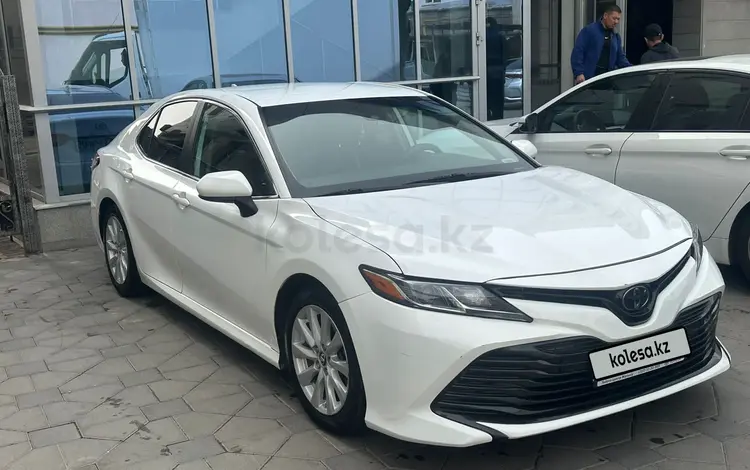 Toyota Camry 2018 года за 12 000 000 тг. в Алматы