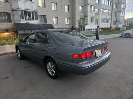 Toyota Camry 2000 года за 3 100 000 тг. в Астана – фото 3
