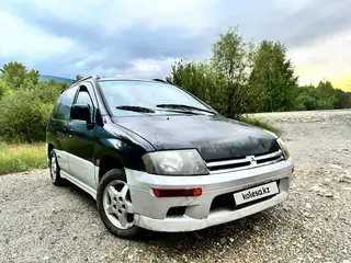 Mitsubishi Space Runner, 2000