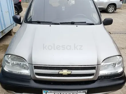 Chevrolet Niva 2008 года за 1 770 000 тг. в Уральск – фото 3