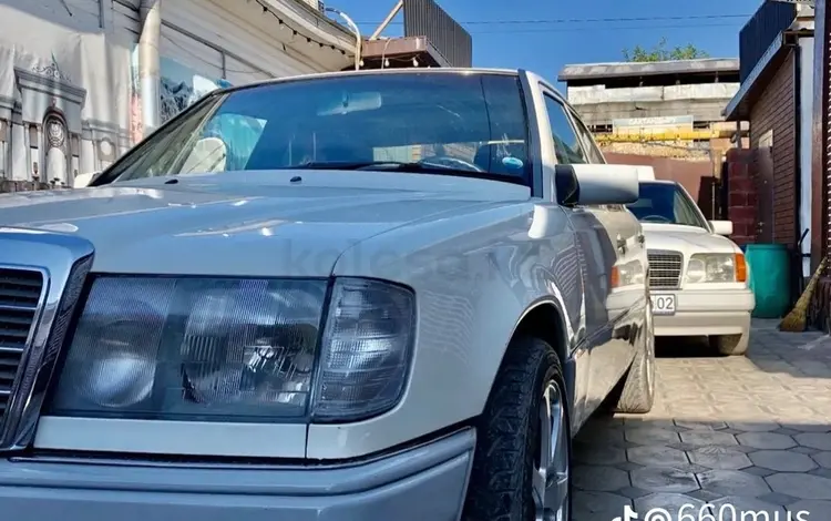 Mercedes-Benz E 220 1994 года за 2 400 000 тг. в Есик