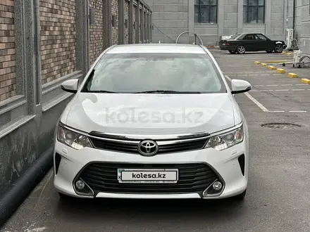 Toyota Camry 2015 года за 10 700 000 тг. в Шымкент – фото 2