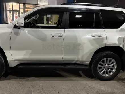 Toyota Land Cruiser Prado 2017 года за 19 600 000 тг. в Шымкент – фото 9