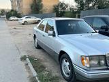 Mercedes-Benz E 220 1992 годаүшін1 220 000 тг. в Семей