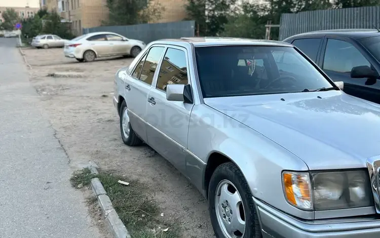 Mercedes-Benz E 220 1992 годаүшін1 220 000 тг. в Семей