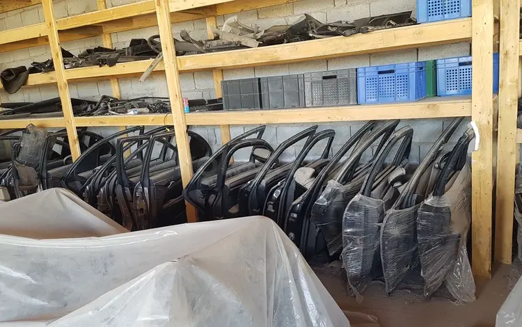 Двери на Audi A6 C6 за 40 000 тг. в Шымкент