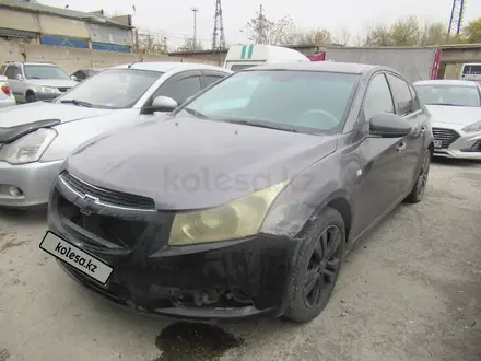 Chevrolet Cruze 2013 года за 1 985 900 тг. в Шымкент – фото 3