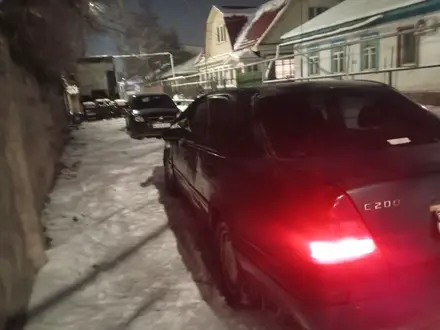 Mercedes-Benz C 200 1995 года за 900 000 тг. в Алматы – фото 5