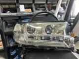 TOYOTA LAND CRUIZER 200 фара правая оригинал за 165 000 тг. в Актобе