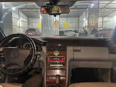 Mercedes-Benz E 280 1996 года за 1 500 000 тг. в Тараз – фото 16