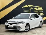 Toyota Camry 2018 года за 15 700 000 тг. в Атырау