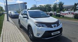 Toyota RAV4 2013 годаfor11 000 000 тг. в Астана