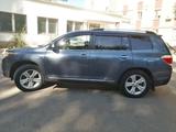 Toyota Highlander 2011 года за 12 800 000 тг. в Уральск – фото 2