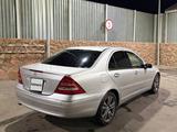 Mercedes-Benz C 240 2001 года за 3 200 000 тг. в Павлодар – фото 4