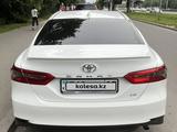 Toyota Camry 2020 года за 11 000 000 тг. в Алматы – фото 3