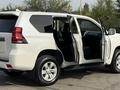 Toyota Land Cruiser Prado 2020 года за 23 500 000 тг. в Алматы – фото 17