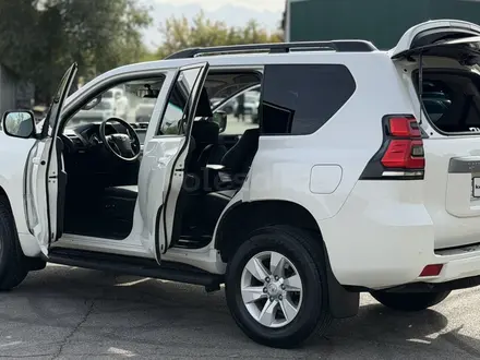 Toyota Land Cruiser Prado 2020 года за 23 500 000 тг. в Алматы – фото 19