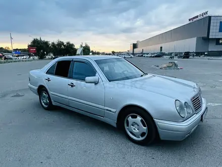 Mercedes-Benz E 320 1997 года за 3 200 000 тг. в Алматы – фото 14