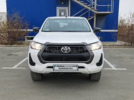 Toyota Hilux 2023 года за 22 000 000 тг. в Уральск