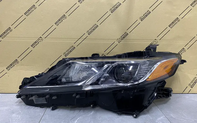Фара на Toyota Camry 70 USA ORIGINAL за 195 000 тг. в Алматы