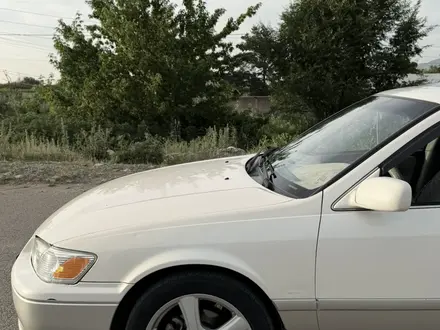 Toyota Camry 2000 года за 3 700 000 тг. в Алматы – фото 10
