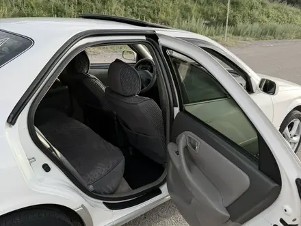 Toyota Camry 2000 года за 3 700 000 тг. в Алматы – фото 13