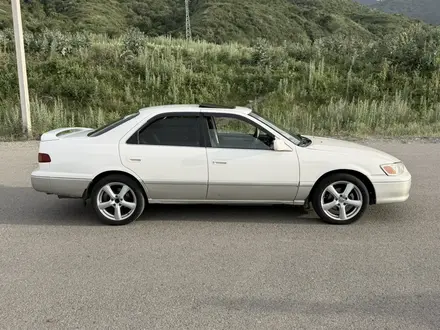 Toyota Camry 2000 года за 3 700 000 тг. в Алматы – фото 5